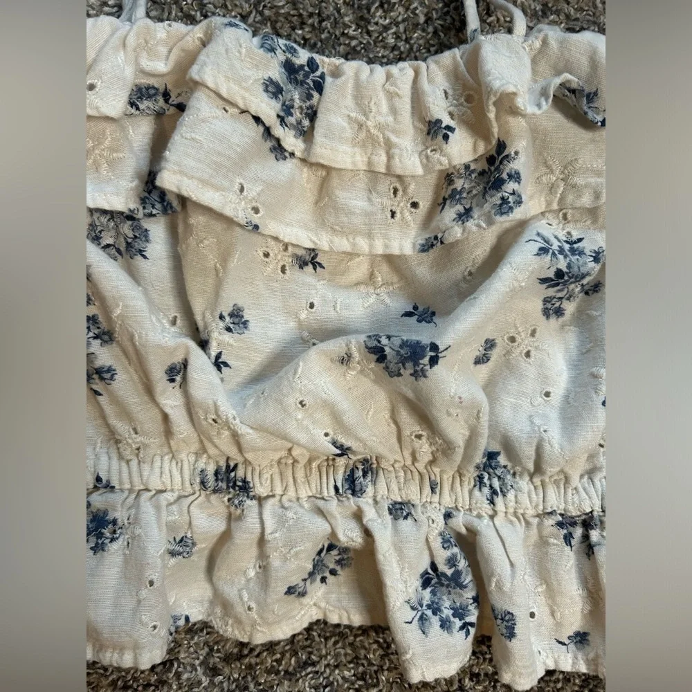 5/$25 American Eagle blue floral eyelet cropped halter top size small - Picture 3 of 8